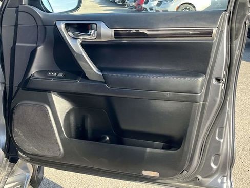 Used 2023 Lexus GX 460 Premium image 28