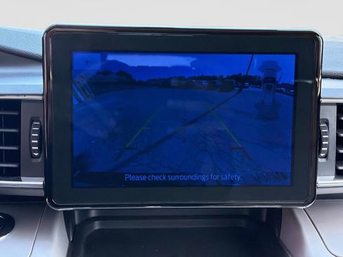 Used 2024 Ford Explorer XLT w/ Equipment Group 202A AWD/4WD image 25