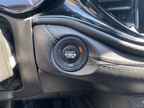 Used 2022 Dodge Durango GT RWD image 29