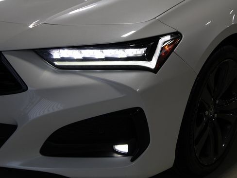 Used 2022 Acura TLX A-Spec Package image 2