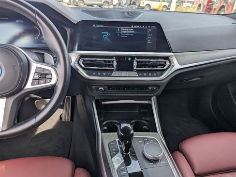 Used 2022 BMW 330e w/ M Sport Package image 17