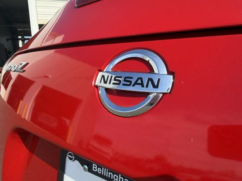 Used 2016 Nissan 370Z Coupe RWD image 10