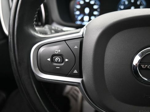 Used 2020 Volvo XC60 T6 Momentum image 20