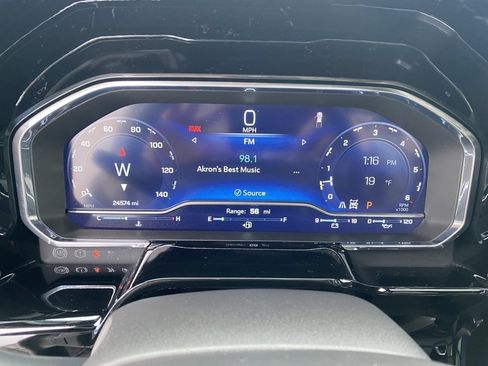 Used 2022 Chevrolet Silverado 1500 ZR2 w/ Technology Package image 17