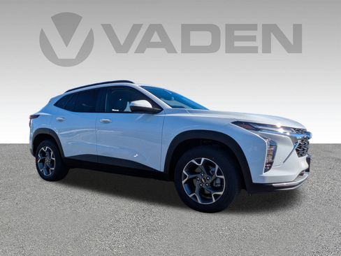 New 2026 Chevrolet Trax LT w/ LT Convenience Package image 3