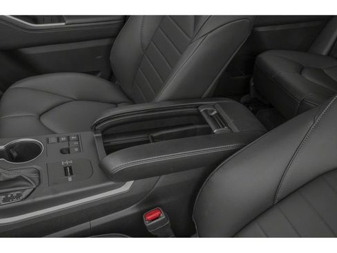New 2026 Toyota Highlander XLE image 9