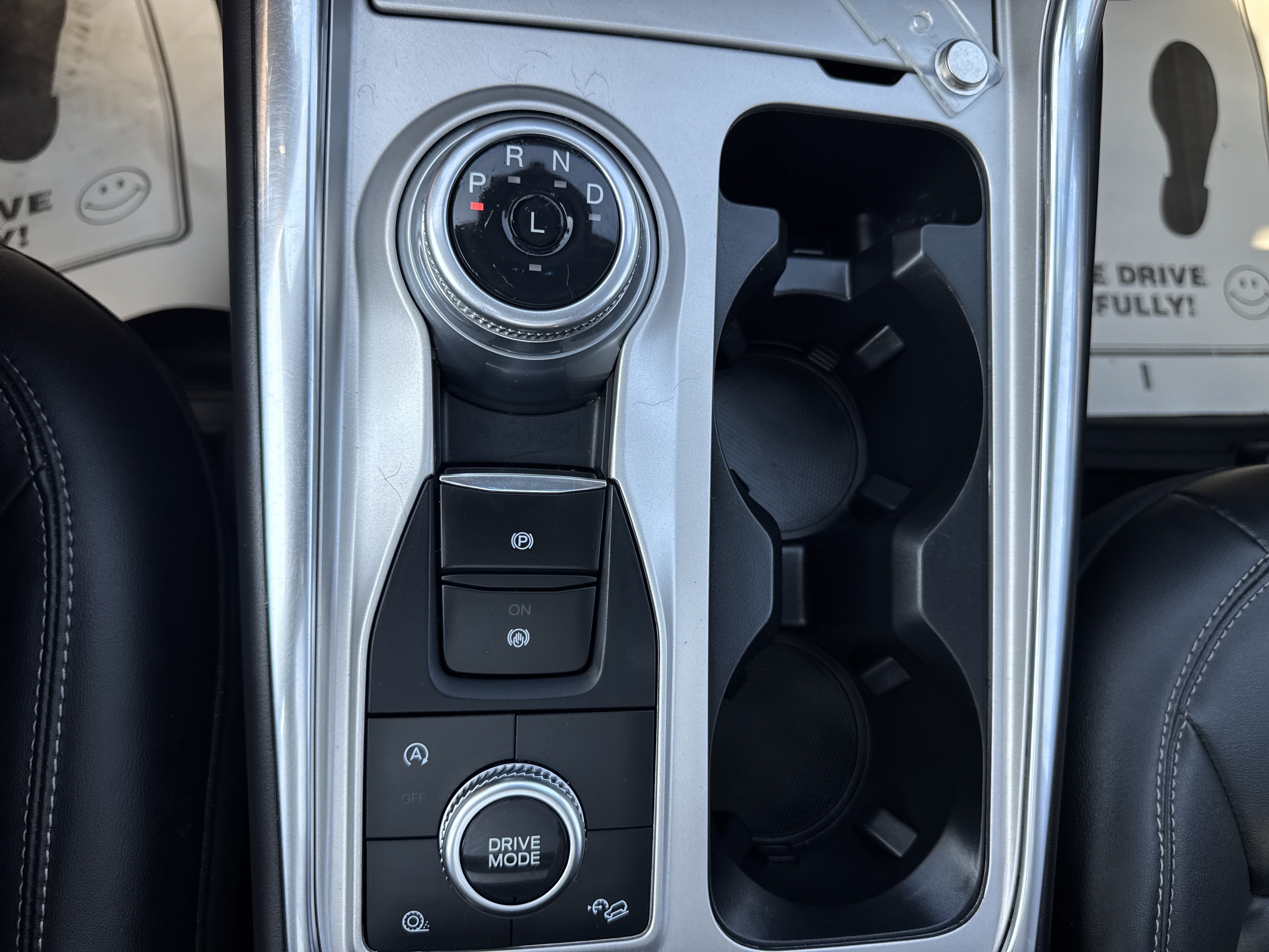 Used 2024 Ford Explorer XLT w/ Equipment Group 202A AWD/4WD image 24