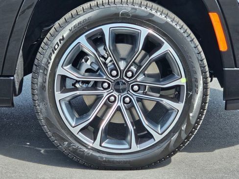 New 2025 Jeep Grand Wagoneer L Series III w/ Rear Seat Video Group 1 image 10