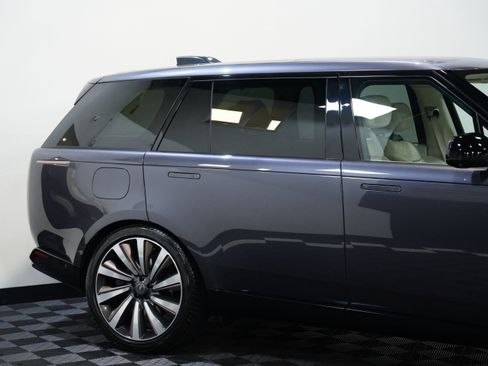 Used 2023 Land Rover Range Rover SV AWD/4WD image 14