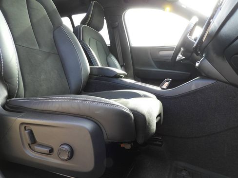 Used 2021 Volvo XC40 P8 Recharge w/ Advanced Package AWD/4WD image 36
