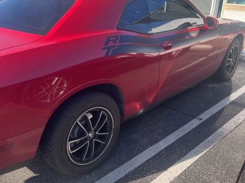 Used 2011 Dodge Challenger R/T image 9