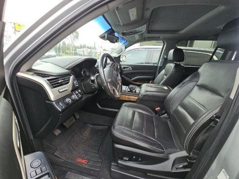 Used 2019 GMC Yukon XL Denali image 5