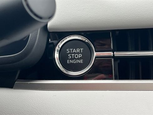 New 2026 Mitsubishi Outlander SE image 24