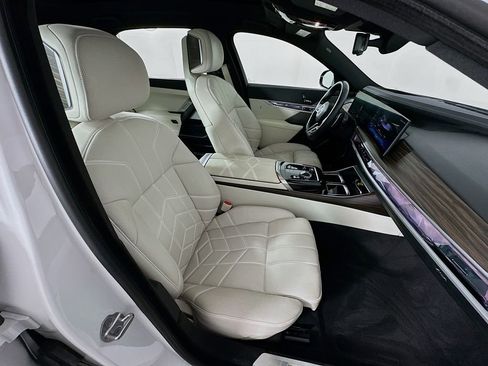 Certified 2023 BMW 760i xDrive w/ Parking Assistance Package image 29