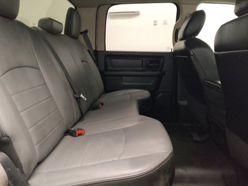 Used 2021 RAM 1500 Tradesman w/ Chrome Appearance Group RWD image 19