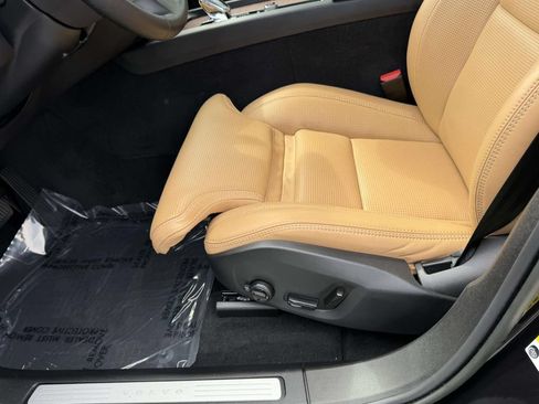 Used 2023 Volvo XC60 B6 Ultimate w/ Protection Package Premier AWD/4WD image 17
