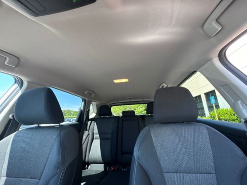 Used 2025 Nissan Rogue SV image 32