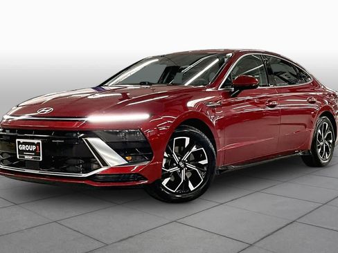 Used 2025 Hyundai Sonata SEL FWD image 1