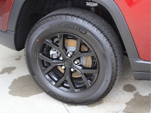 Used 2026 Jeep Grand Cherokee Altitude AWD/4WD image 36