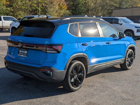 Used 2025 Volkswagen Taos SE image 9