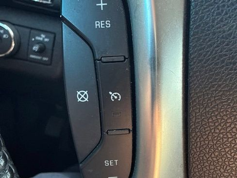 Used 2013 Chevrolet Traverse LTZ FWD image 21