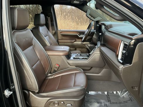 Used 2024 GMC Sierra 2500 Denali w/ Denali Reserve Package image 33