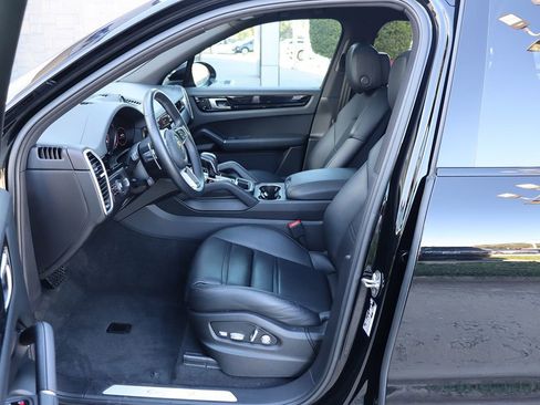 Used 2021 Porsche Cayenne image 37