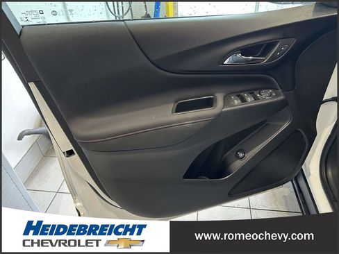 Certified 2023 Chevrolet Equinox RS w/ LPO, Floor Liner Package image 17