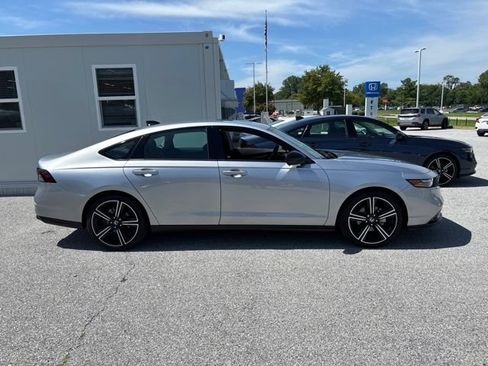 Used 2026 Honda Accord SE image 9