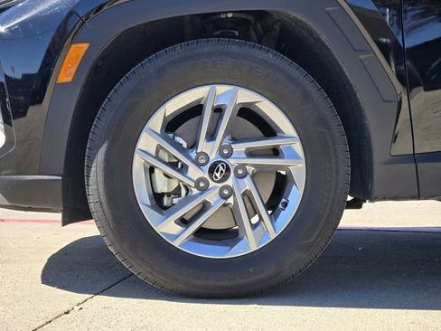 Certified 2025 Hyundai Tucson SE image 11