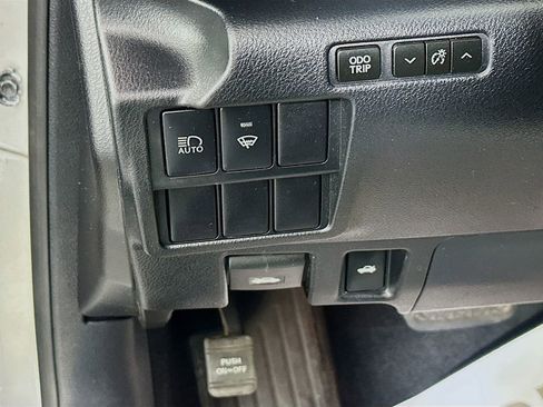 Used 2017 Lexus IS 300 AWD image 10