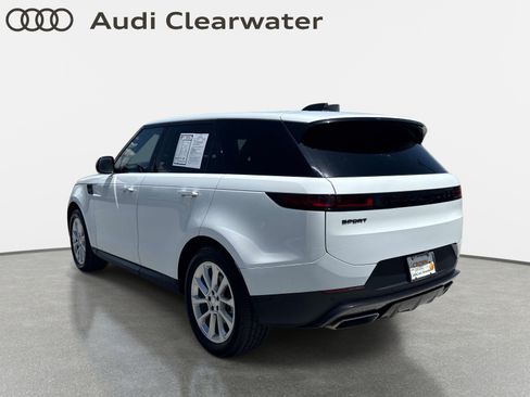 Used 2025 Land Rover Range Rover Sport SE AWD/4WD image 3