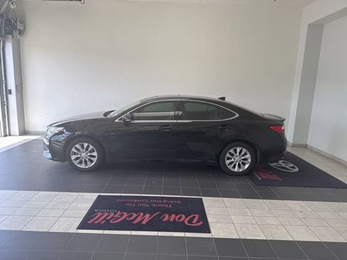 Used 2015 Lexus ES 300h w/ Navigation System Package FWD image 1