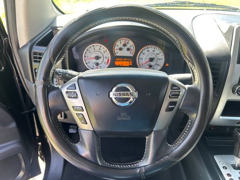 Used 2015 Nissan Titan PRO-4X image 9