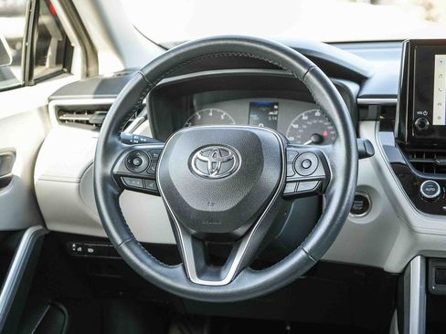 Used 2023 Toyota Corolla Cross LE w/ Black Badges Package (TMS) FWD image 18
