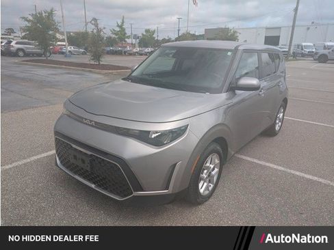 Used 2025 Kia Soul LX w/ LX Technology Package FWD image 1