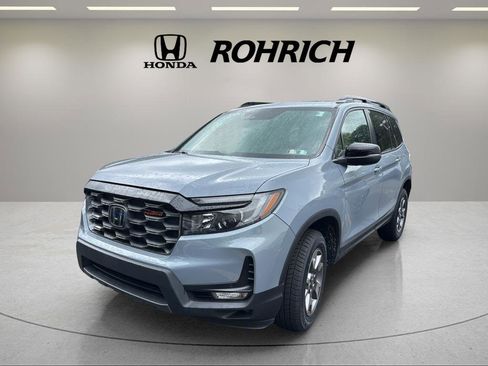 Used 2023 Honda Passport TrailSport image 1