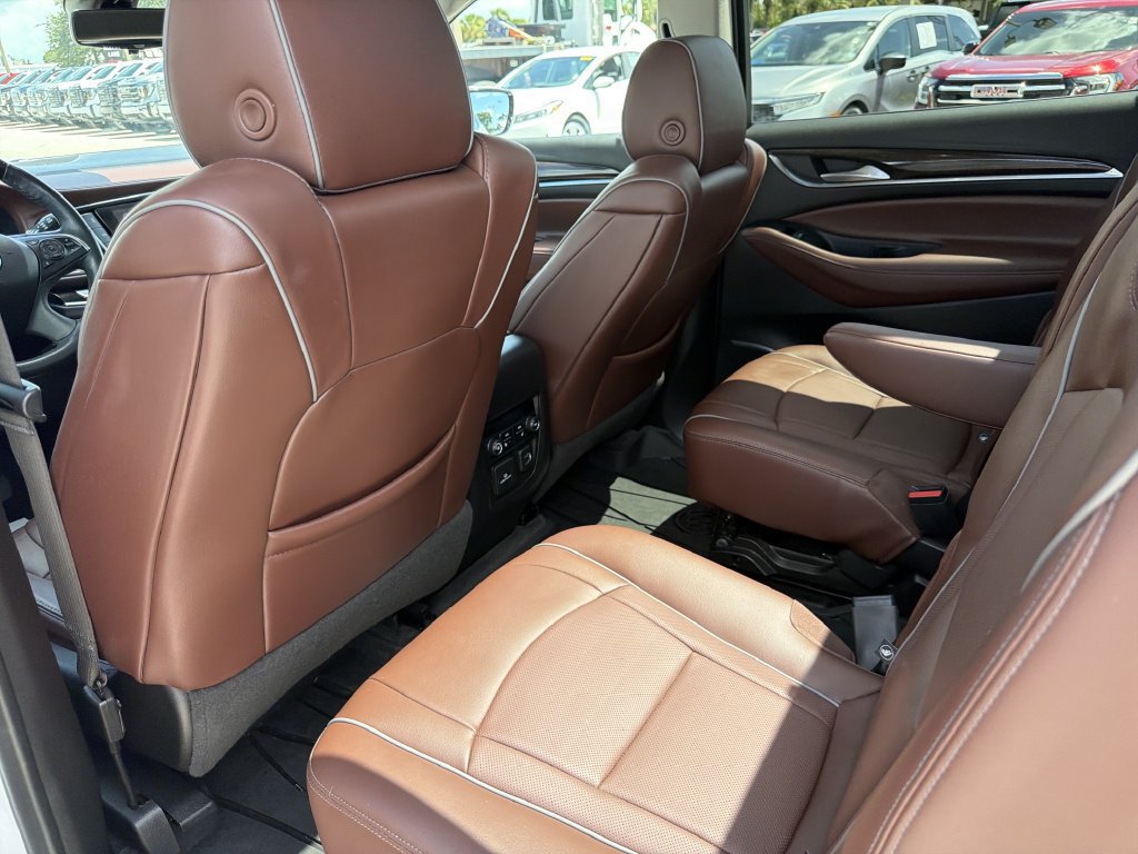 Used 2021 Buick Enclave Avenir w/ Avenir Technology Package AWD/4WD image 17