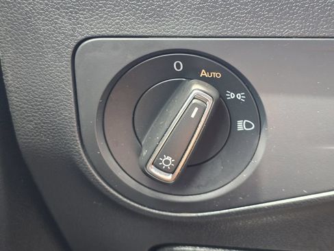 Used 2024 Volkswagen Tiguan SE w/ Panoramic Sunroof Package FWD image 22