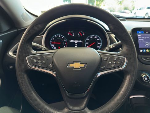 Used 2024 Chevrolet Malibu LT image 9