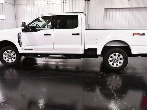 Used 2024 Ford F250 XLT w/ FX4 Off-Road Package image 4