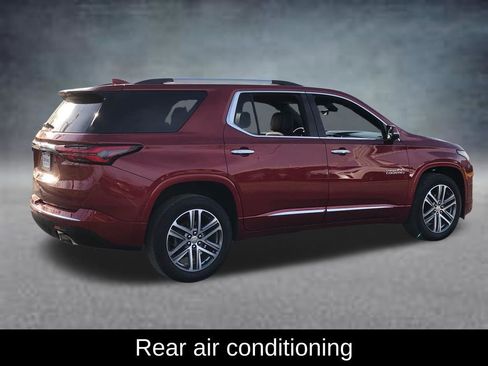 Used 2023 Chevrolet Traverse High Country AWD/4WD image 9
