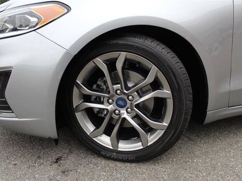 Used 2020 Ford Fusion SEL FWD image 9