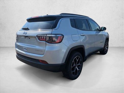 Used 2025 Jeep Compass Limited AWD/4WD image 5