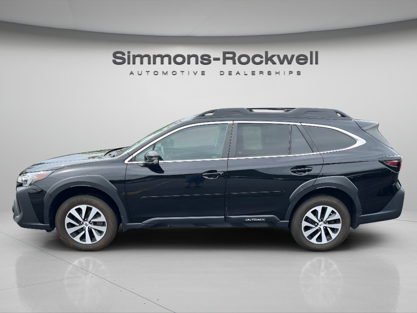 Used 2023 Subaru Outback Premium AWD/4WD image 2