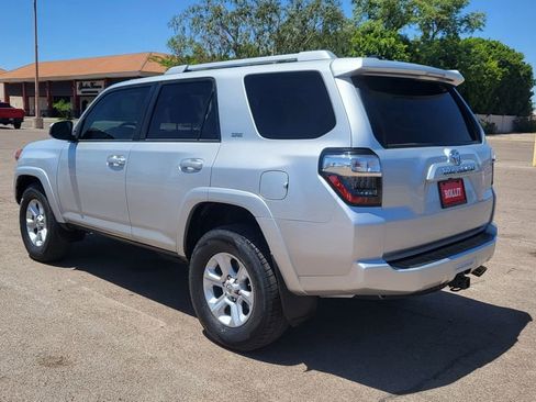 Used 2018 Toyota 4Runner SR5 AWD/4WD image 6