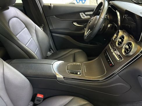 Used 2020 Mercedes-Benz GLC 300 4MATIC image 17
