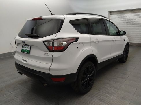 Used 2018 Ford Escape SE w/ SE Sport Appearance Package FWD image 9