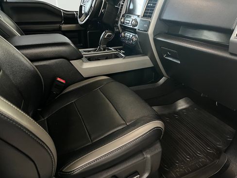 Used 2018 Ford F150 Raptor w/ Equipment Group 802A Luxury image 25