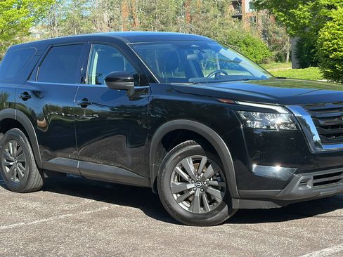 Certified 2023 Nissan Pathfinder S image 1